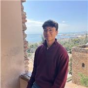 Soy estudiante de 3º de Odontología, tengo 20 años y doy clases particulares de matemáticas a alumnos de todos los niveles